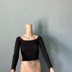 Hollister California Size XS Women’s Black Long sleeve on/off shoulder top.